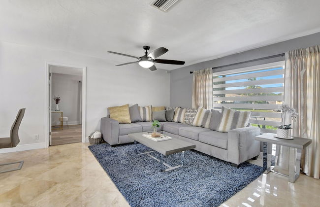 Boca Beauty - Stylish Home With Pool 3 Bedroom Home by RedAwning - Foto 16