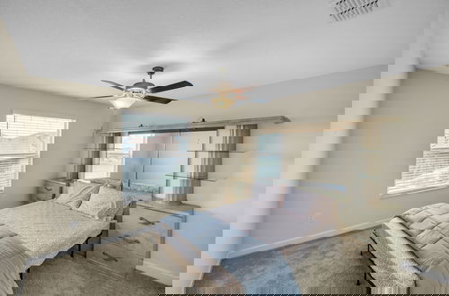 Foto 4 - Modern Riverview Oasis Near Tampa Bay 5 Bedroom Home