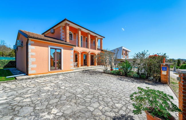 Villa in Visnjan With Private Heated Pool - Foto 1