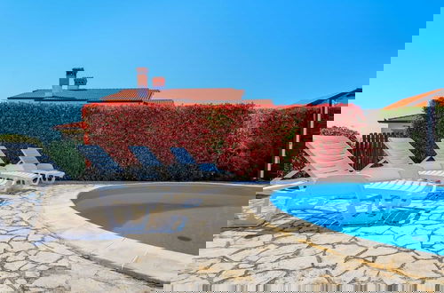 Photo 20 - Villa in Visnjan With Private Heated Pool