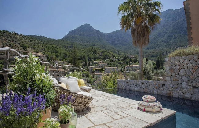 Stylish Holiday Home With Deia Views - Photo 1
