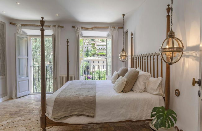 Stylish Holiday Home With Deia Views - Photo 2