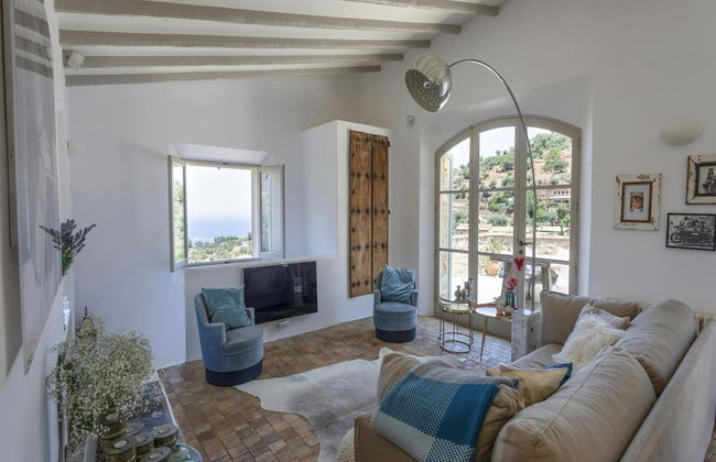 Stylish Holiday Home With Deia Views - Photo 10