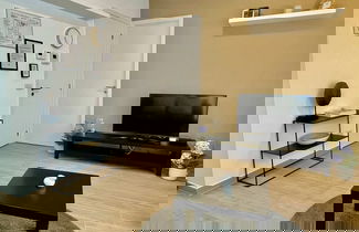 Foto 3 - Modern 1BR Near Diamond District by Oneluxstay