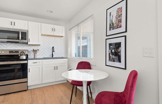 Nashville Vibes: Stay, Play, And Relax 1 Bedroom Apts - Photo 11