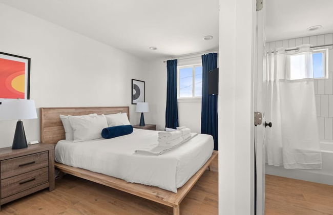 Nashville Vibes: Stay, Play, And Relax 1 Bedroom Apts - Photo 2