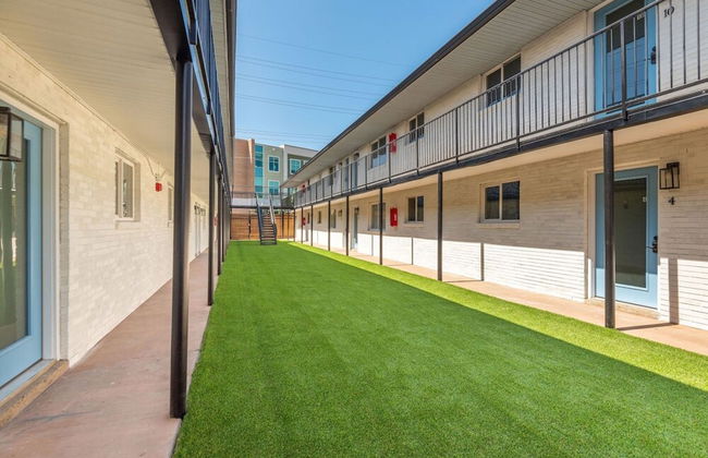 Nashville Vibes: Stay, Play, And Relax 1 Bedroom Apts - Photo 31