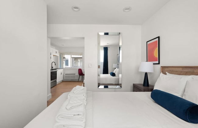 Nashville Vibes: Stay, Play, And Relax 1 Bedroom Apts - Photo 4