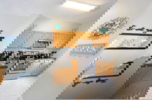 Foto 16 - Pompano Place 3 Bedroom Townhouse by RedAwning