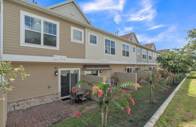 Elegant Townhome Near Disney â Private Suites! 4 Bedroom Townhouse by RedAwning - Foto 28