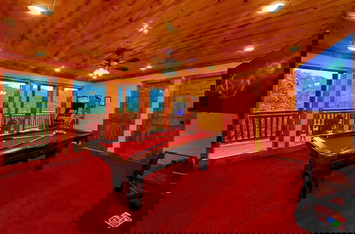 Foto 5 - Exquisite Getaway w Indoor Pool Theater