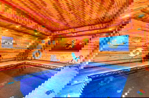 Foto 2 - Exquisite Getaway w Indoor Pool Theater