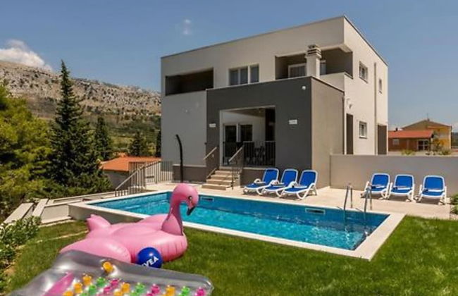 Modern & Stylish Villa With Private Pool - Foto 18