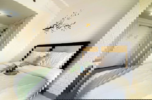 Foto 3 - Homey And Cozy Living Studio At Poris 88 Apartment