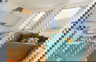 Foto 3 - Lakefront Contemporary