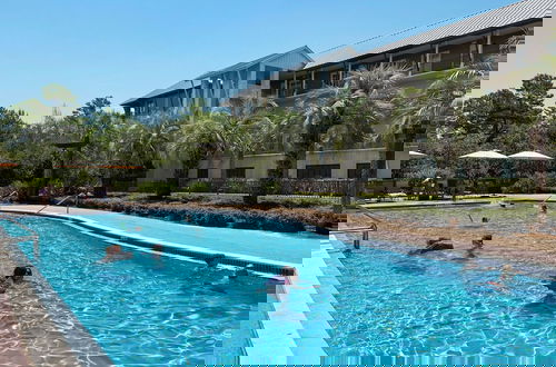 Foto 25 - Coastal 3BR Condo With Pool & Shuttle : Snowbird Friendly!
