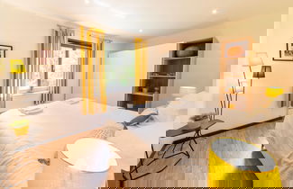 Foto 3 - Tranquil Home With EV Charging