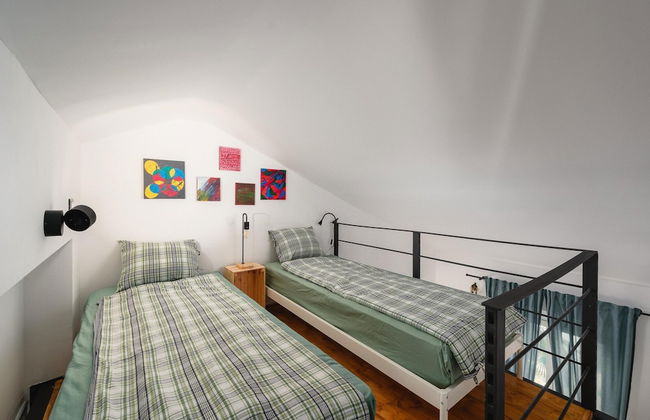 Apartment With Cozy Bedroom - Photo 4