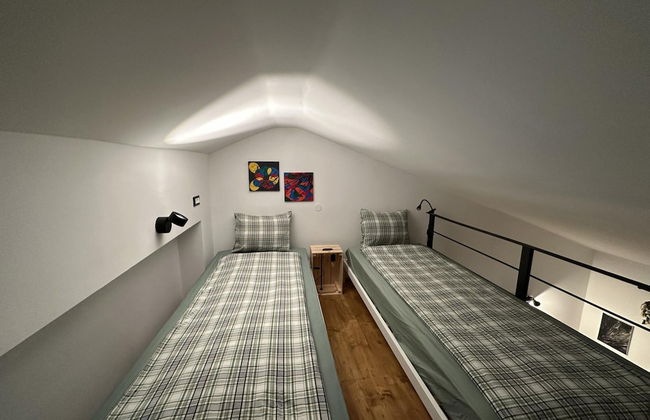 Apartment With Cozy Bedroom - Photo 8