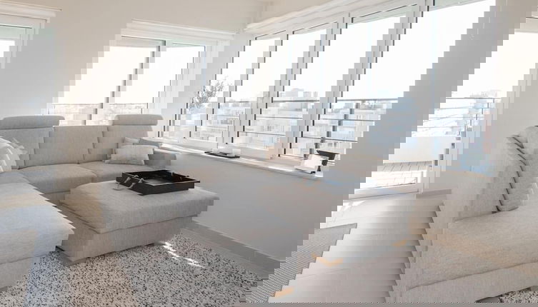 Photo 1 - Serene Apartment With Mountain View