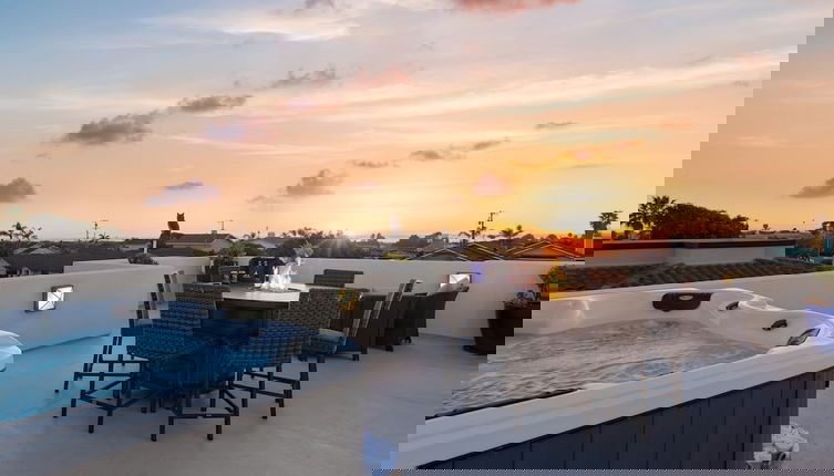 Foto 1 - Sunset Serenity by Avantstay Rooftop w Hot Tub Fire Pit 3 Blocks to Beach