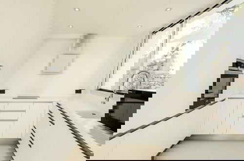 Foto 7 - Charming Villa in Delightful Gateway