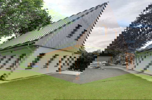 Foto 37 - Beautiful Villa With Transportation Facilities
