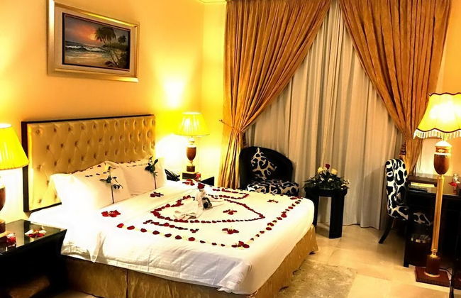 Pioneer Hotel Apartments - Photo 2