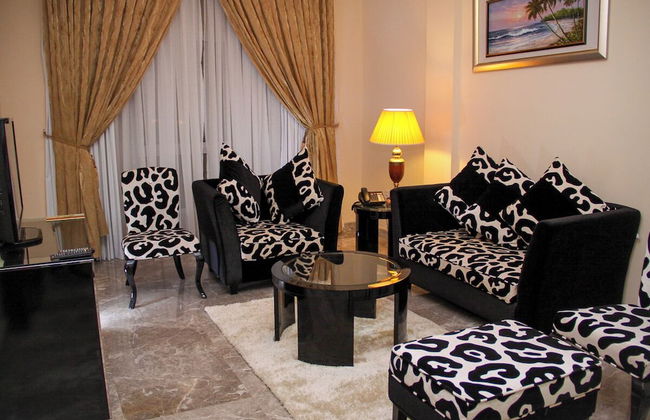 Pioneer Hotel Apartments - Photo 3