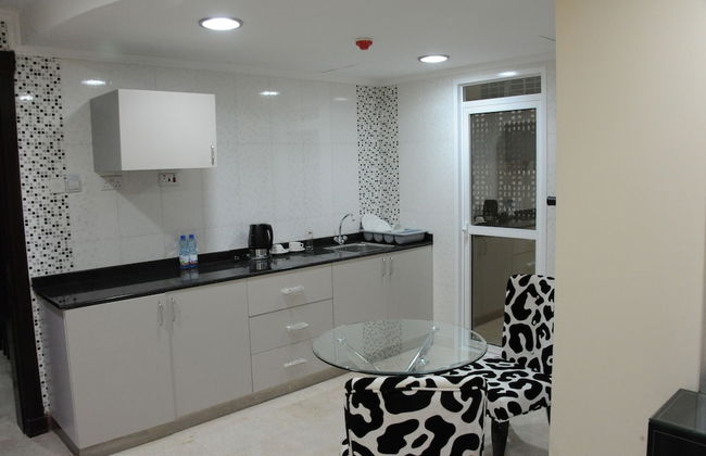 Pioneer Hotel Apartments - Photo 4