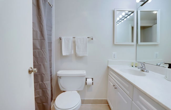 Apt Near Airport in Crystal City - Foto 33