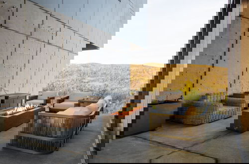 Foto 7 - Belleza by Avantstay Hilltop Mansion w Pool Panoramic Views Ultra Modern Interior