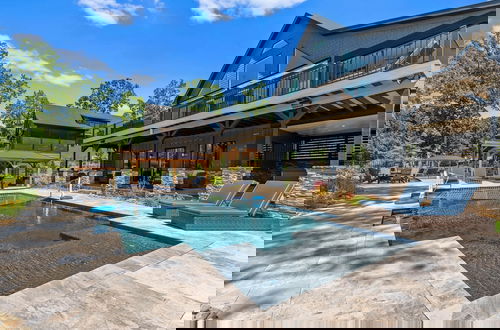 Foto 7 - Blue Heron by Avantstay Lakefront Dock Pool Theater Sleeps 22