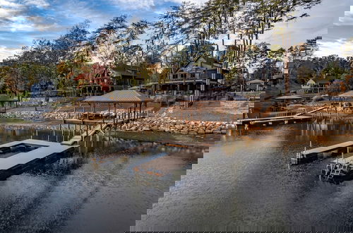 Foto 58 - Blue Heron by Avantstay Lakefront Dock Pool Theater Sleeps 22