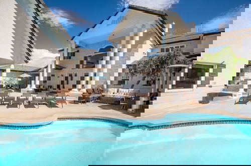 Foto 38 - Grand Contento by Avantstay Extraordinary Estate w Pool Movie Room