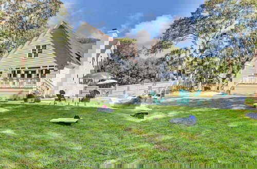 Foto 49 - Southern Oasis by Avantstay 0 5mi Walk to the Beach Pool Patio Large Yard