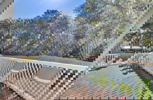 Foto 48 - Southern Oasis by Avantstay 0 5mi Walk to the Beach Pool Patio Large Yard