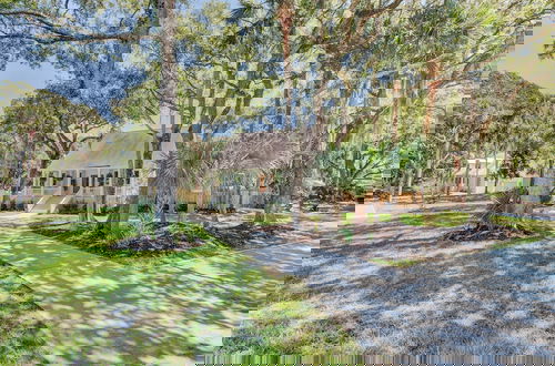 Foto 62 - Southern Oasis by Avantstay 0 5mi Walk to the Beach Pool Patio Large Yard