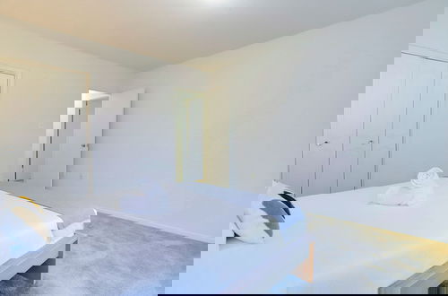 Foto 4 - Prime Crystal City Apartments