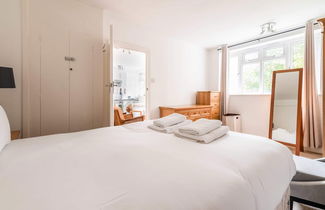 Photo 3 - Gorgeous Putney Flat