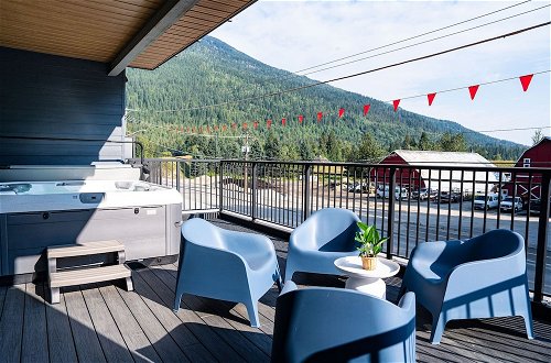 Photo 23 - Tucker’s Place by Revelstoke Vacations