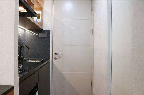 Foto 9 - Warm And Comfortable Studio Tokyo Riverside Pik 2 Apartment