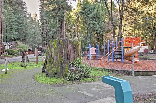 Photo 26 - Quiet Cottage w/ Redwood Forest Views & Deck