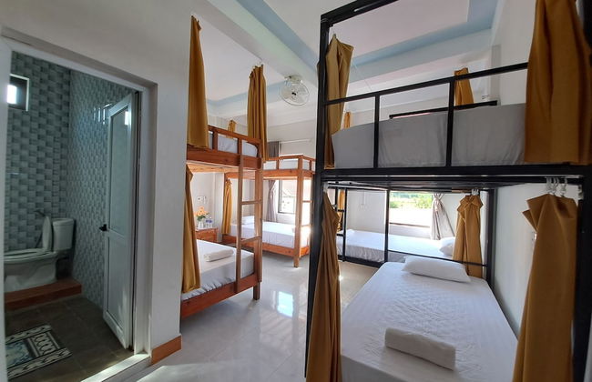 YoLo Pool Bar Villas - Photo 6