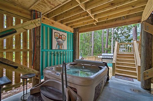 Photo 28 - Quiet Fisherman's House w/ Hot Tub + Tropical Bar