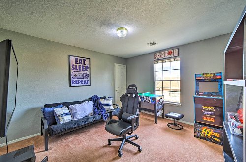 Foto 12 - Upscale Home w/ Views & Game Room