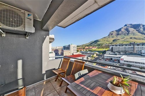Photo 21 - Stunning 2BD APT With a Full Table Mountain View