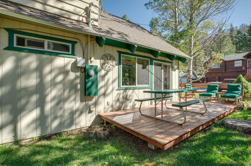 Foto 4 - Rustic Lake Tahoe Cabin: 2 Blocks to Truckee River