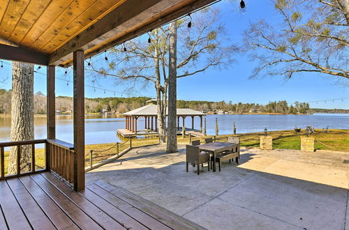 Photo 41 - Expansive Shelby Home Nestled on Lay Lake