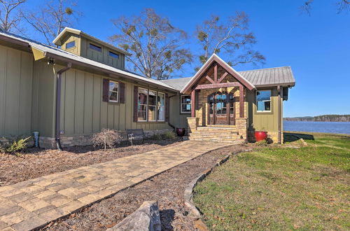 Photo 22 - Expansive Shelby Home Nestled on Lay Lake